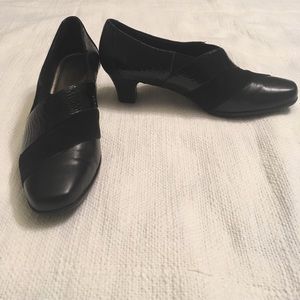 Aravon Elizabeth dress pump Black 8.5